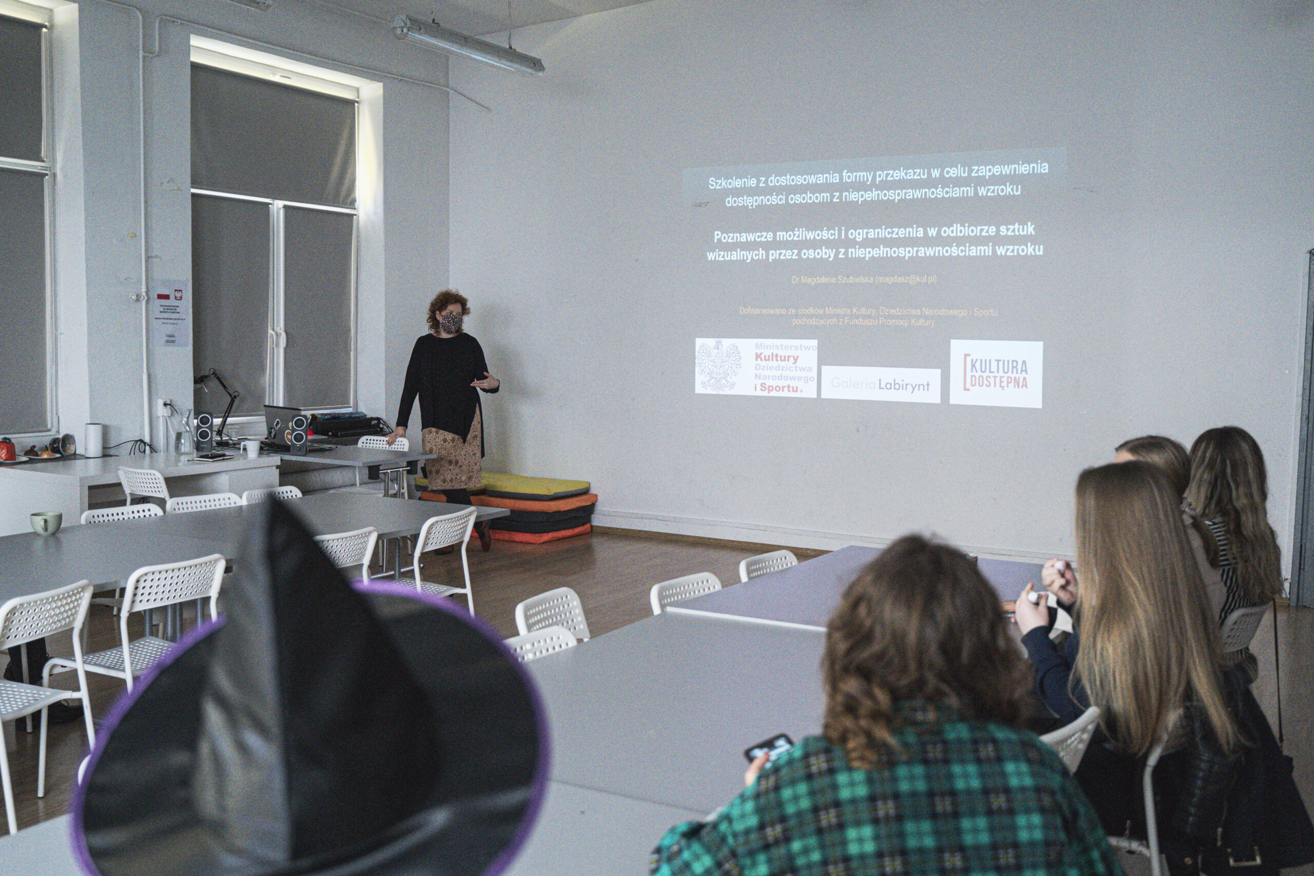 Training course in cognitive abilities and limitations in the reception of visual arts by people with visual impairments. Conducted by Magdalena Szubielska, PhD, October 2021
