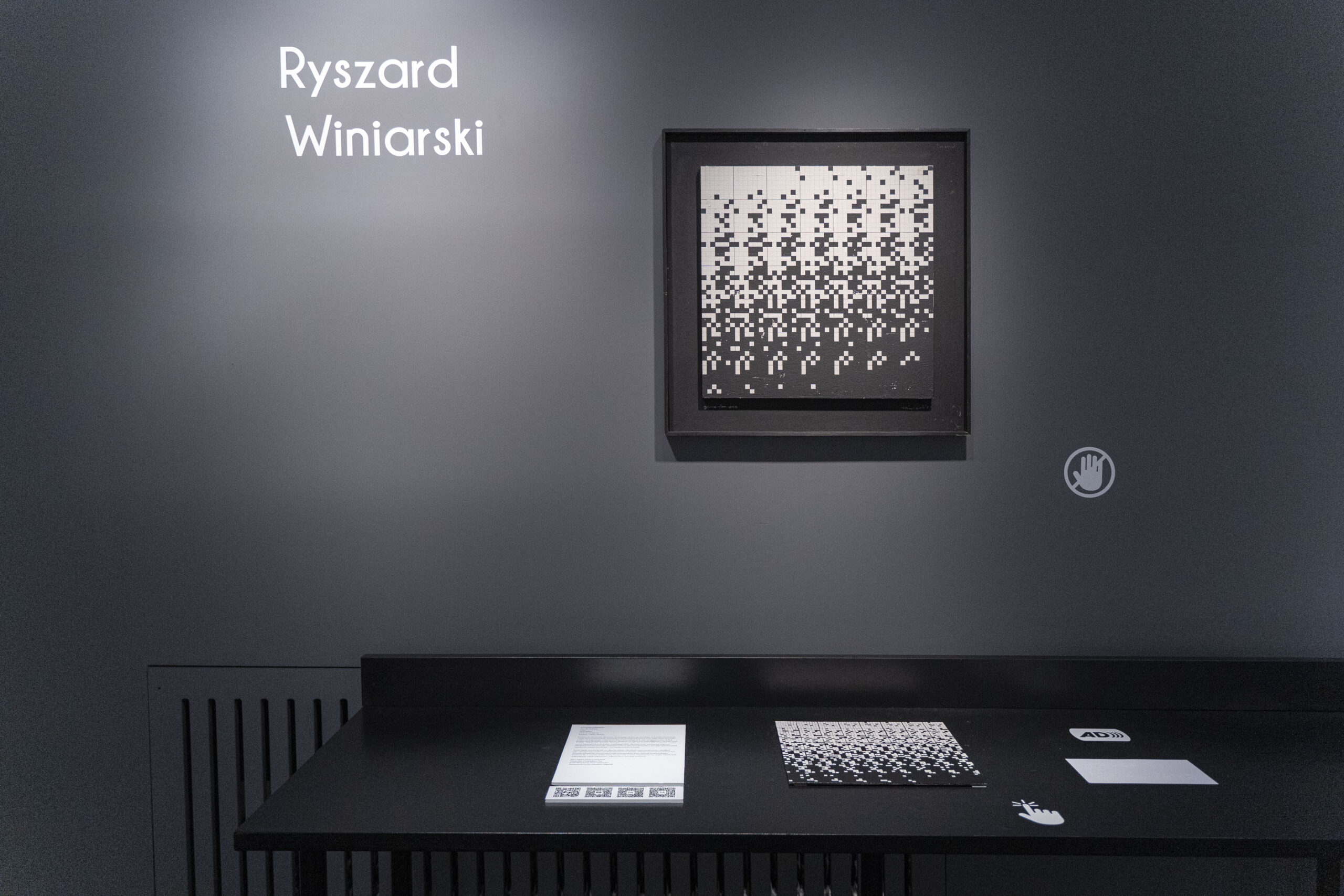 Ryszard Winiarski, „Gra dla jednego”; 1987; akryl, deska; 64,5 cm x 64,5 cm; tyflografika: Magdalena Żuk